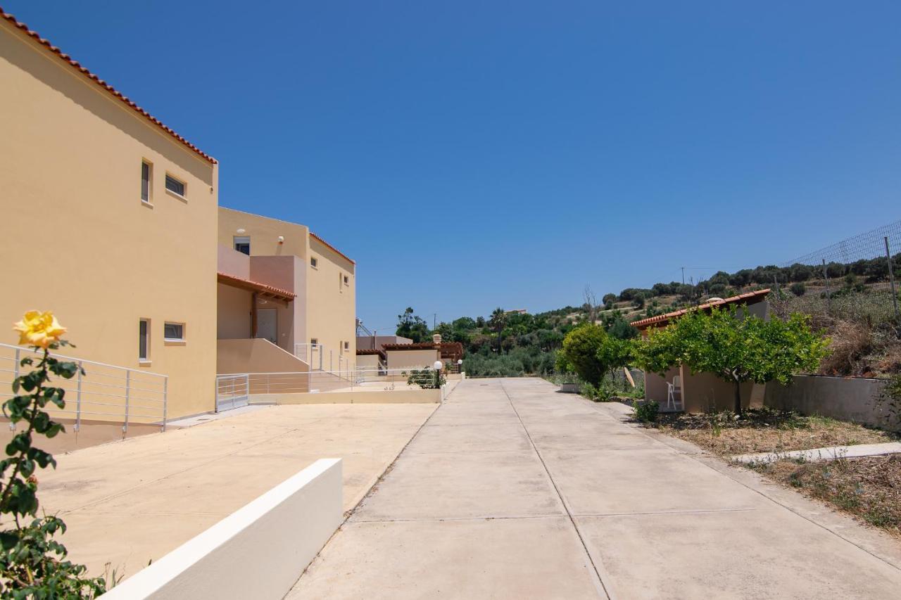 Yanni'S Villas Adelianos Kampos Bagian luar foto
